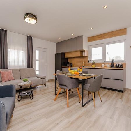 Apartmani Dmarie Привлака Екстериор снимка