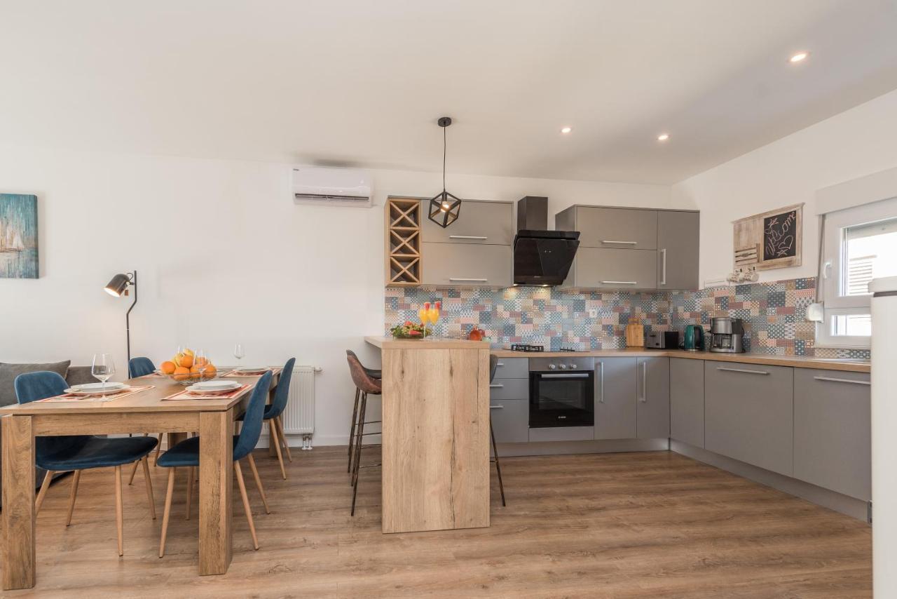 Apartmani Dmarie Привлака Екстериор снимка