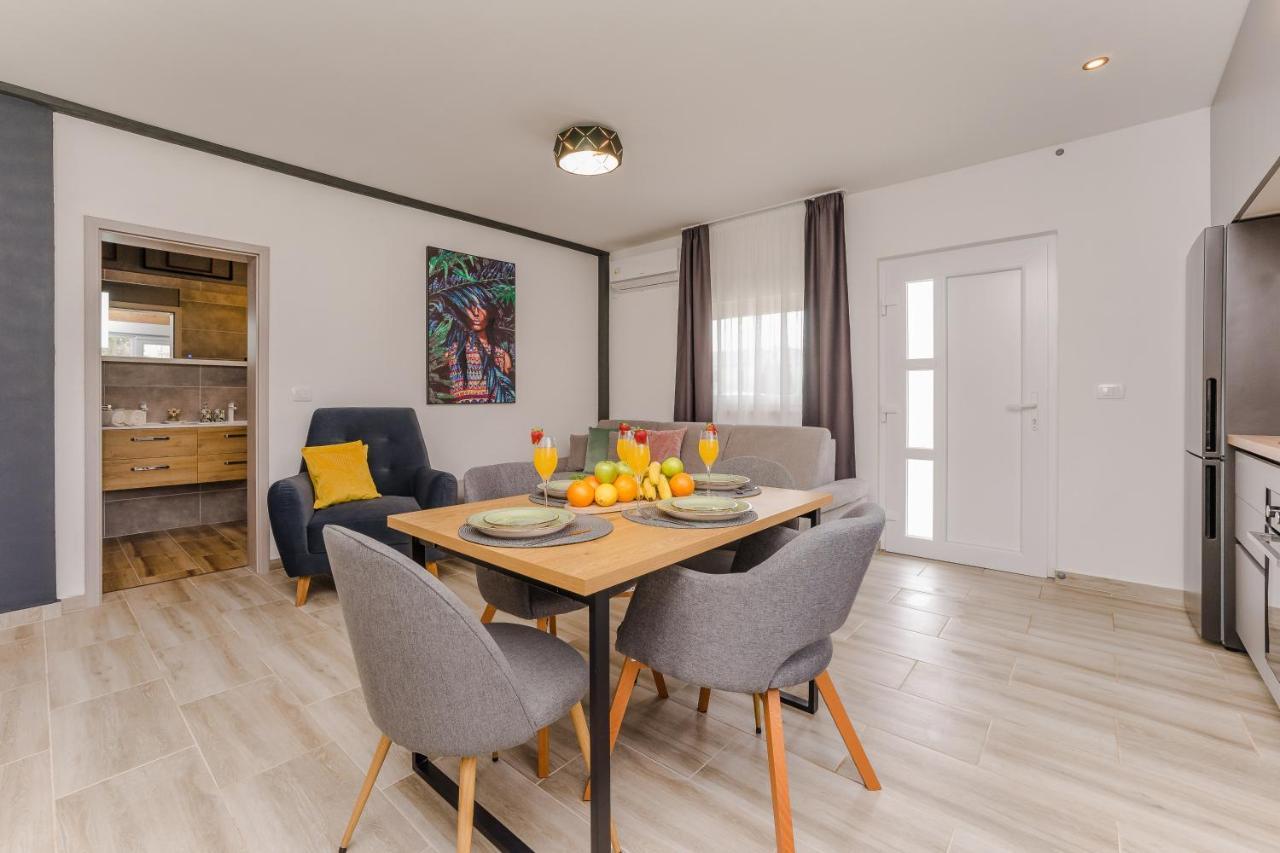 Apartmani Dmarie Привлака Екстериор снимка